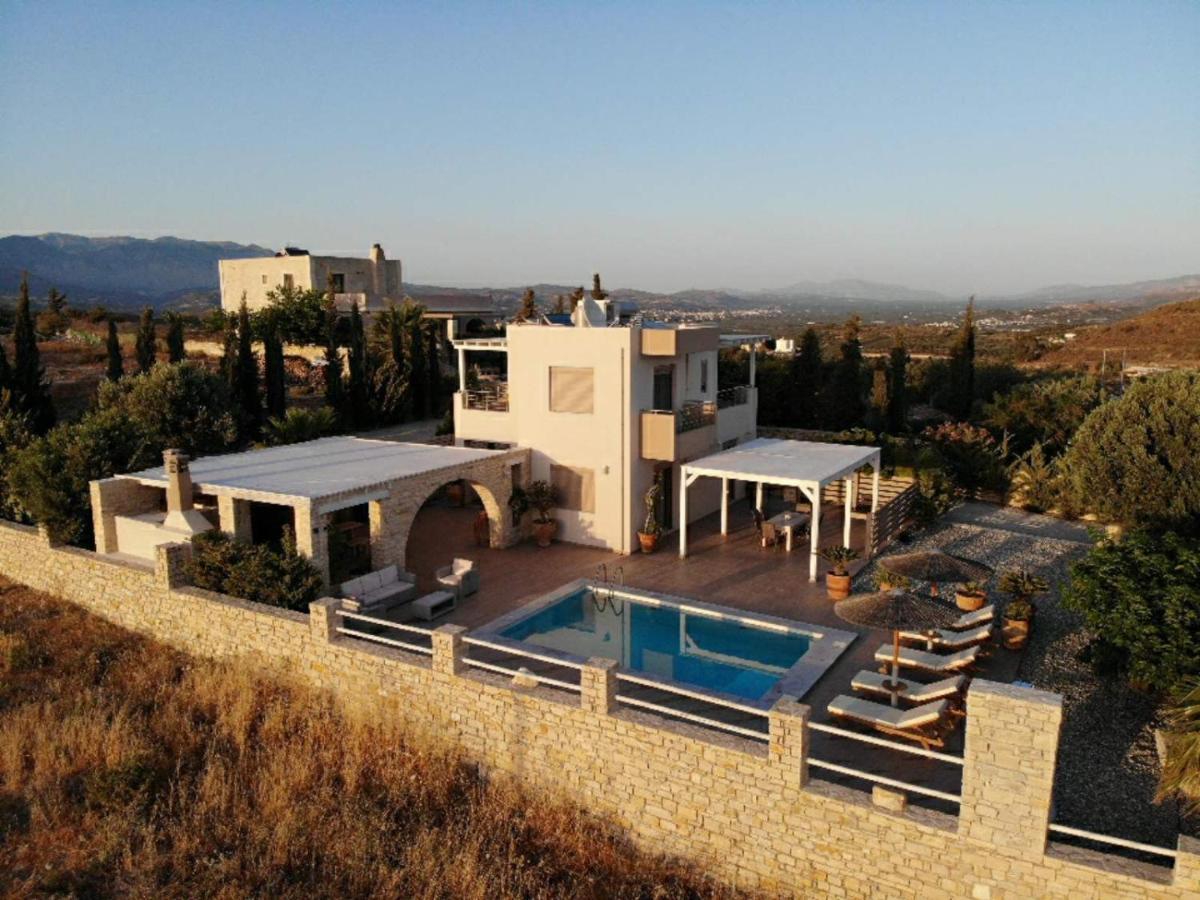 Golden Sky Villa 카밀라리 외부 사진