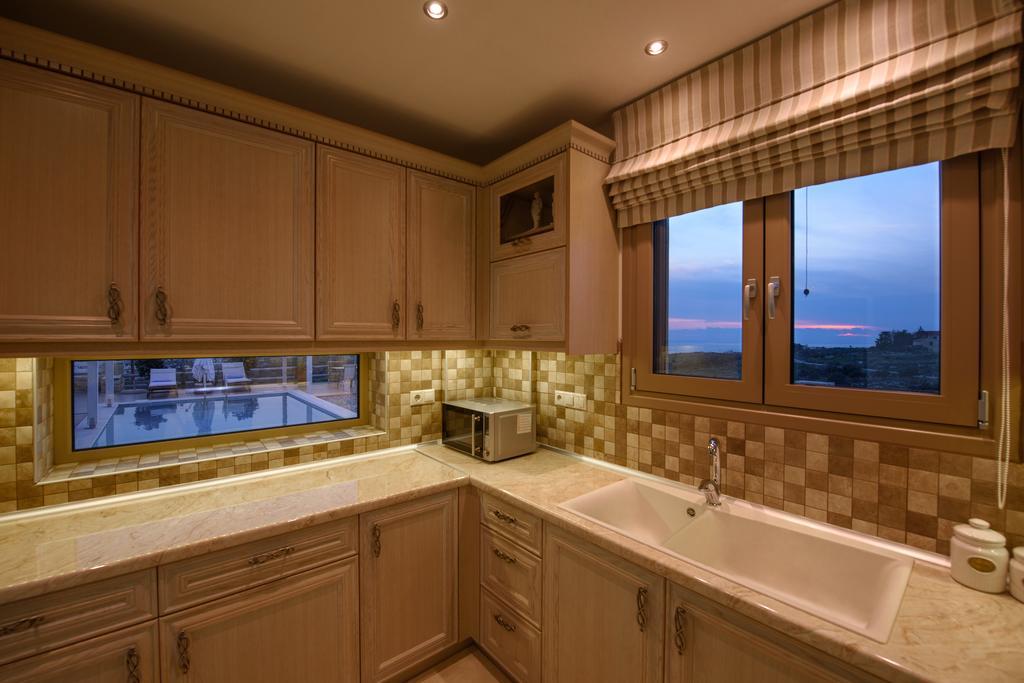 Golden Sky Villa 카밀라리 외부 사진